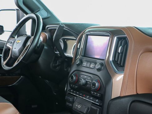 Used 2023 Chevrolet Silverado 2500 High Country w/ Technology Package image 29