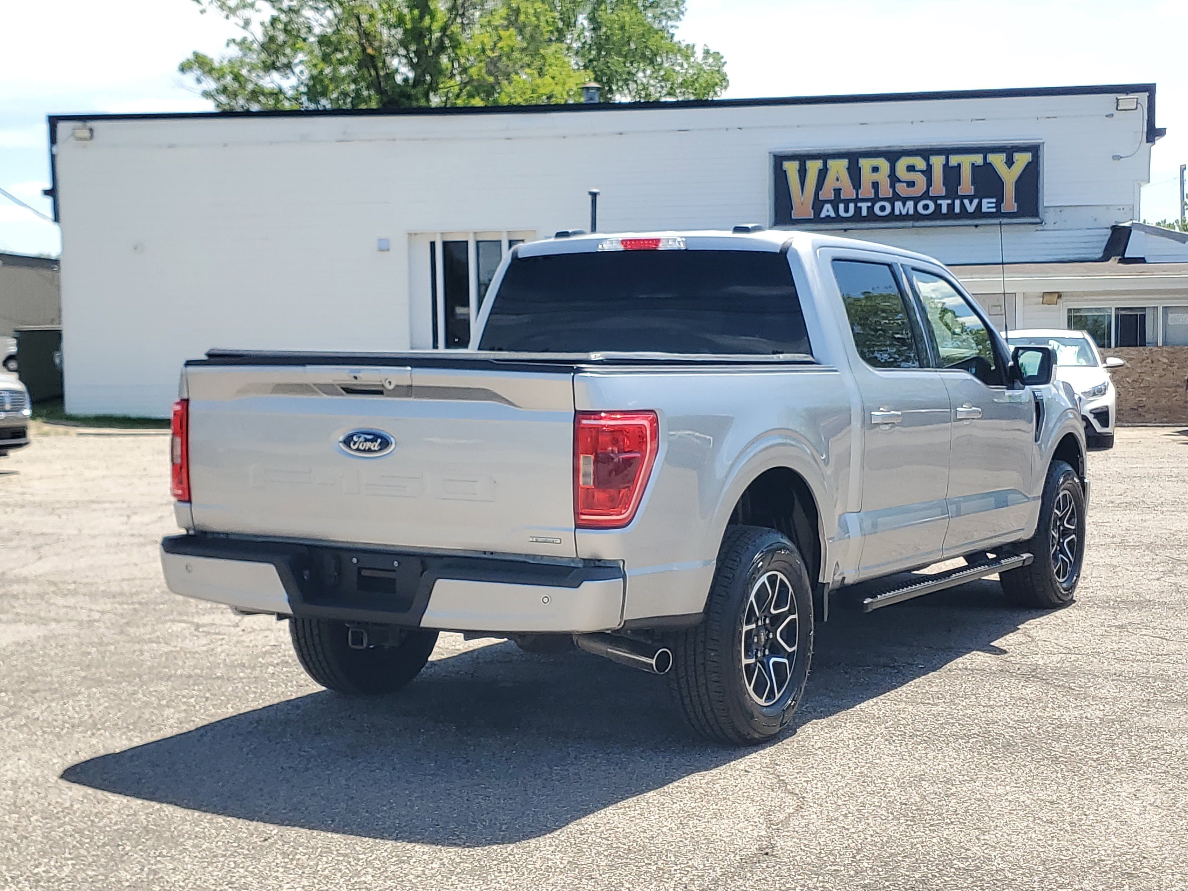 Used 2022 Ford F150 XLT w/ Equipment Group 302A High AWD/4WD image 6