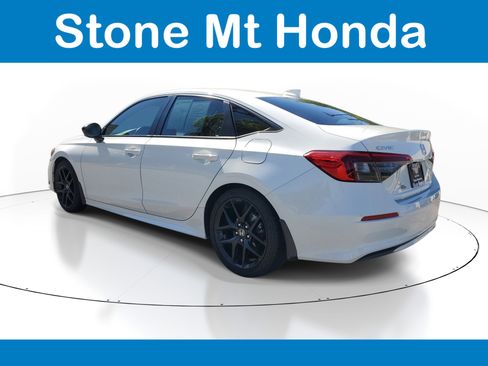 Used 2024 Honda Civic Sport image 4