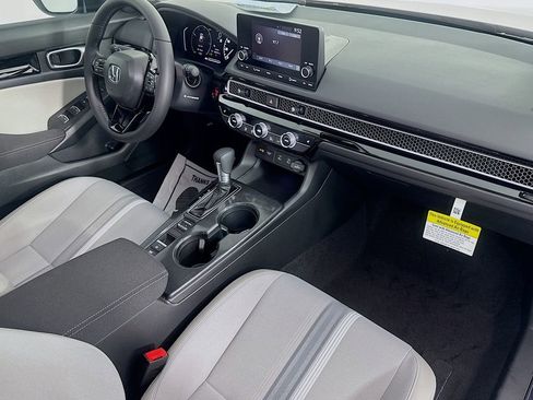 Used 2025 Honda Civic Sport image 41
