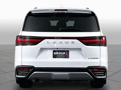 Used 2025 Lexus LX 600 4WD w/ Accessory Package (2T) image 5