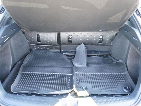 Used 2022 Toyota C-HR Limited image 11