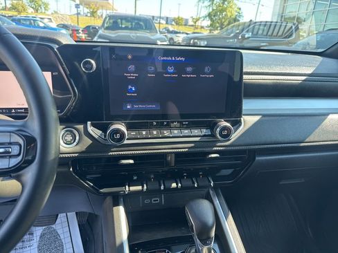 Certified 2024 Chevrolet Colorado LT w/ LT Convenience Package image 16