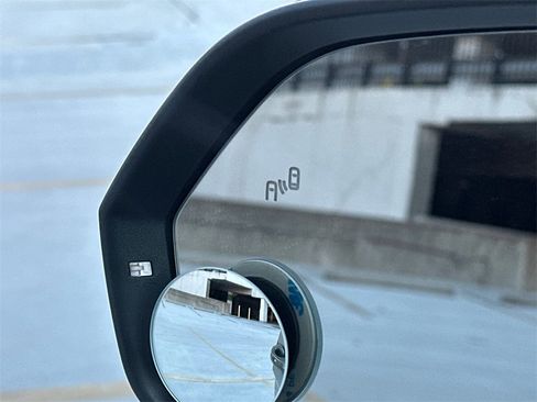 Used 2025 Volkswagen Atlas Peak Edition SE image 19