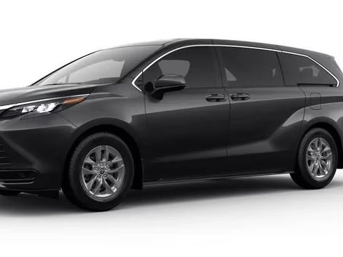 Used 2025 Toyota Sienna XLE FWD image 1