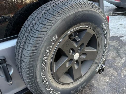 Used 2018 Jeep Wrangler Unlimited Sport S image 35