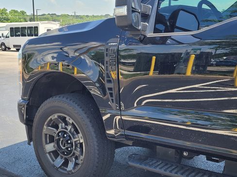 Used 2023 Ford F250 Lariat w/ Sport Appearance Package AWD/4WD image 22