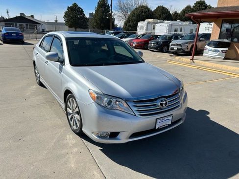 Used 2011 Toyota Avalon Limited image 1