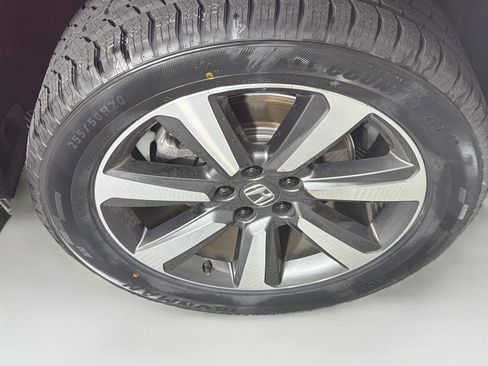 Used 2024 Honda Pilot Touring image 11
