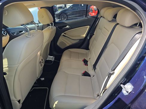 Used 2019 Mercedes-Benz GLA 250 w/ Convenience Package image 13