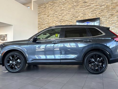 Used 2025 Honda CR-V Sport Touring image 2