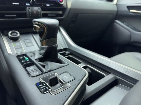 Used 2025 Lexus GX 550 w/ Accessory Package (Z1) image 35