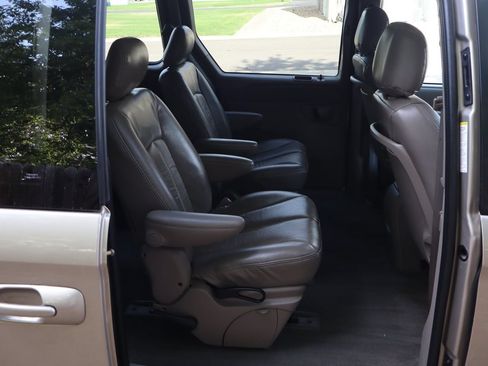 Used 2002 Chrysler Town & Country EX FWD image 23