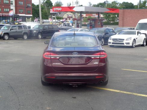 Used 2017 Ford Fusion SE FWD image 13