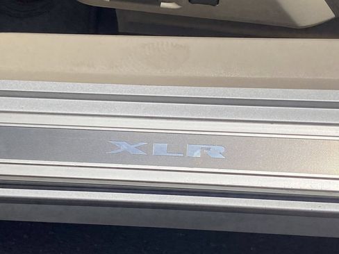 Used 2005 Cadillac XLR RWD image 16