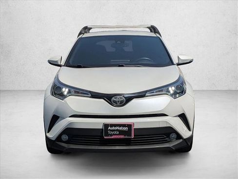 Used 2018 Toyota C-HR XLE FWD image 2