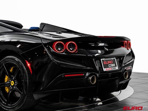 Used 2022 Ferrari F8 Tributo image 22