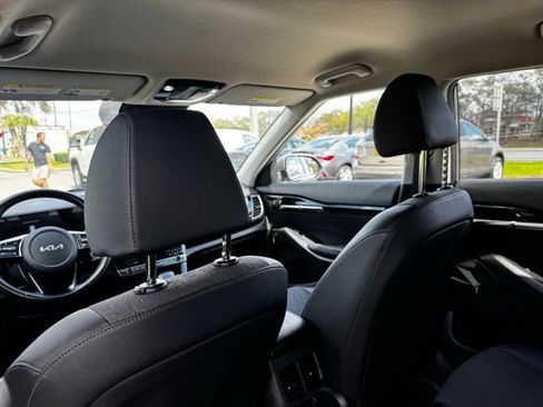 Used 2025 Kia Seltos S FWD image 20