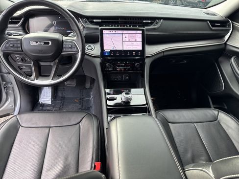 Used 2021 Jeep Grand Cherokee L Limited w/ Luxury Tech Group II image 44