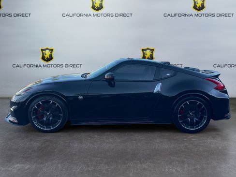 Used 2015 Nissan 370Z NISMO image 2