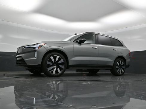 New 2025 Volvo EX90 Plus image 30