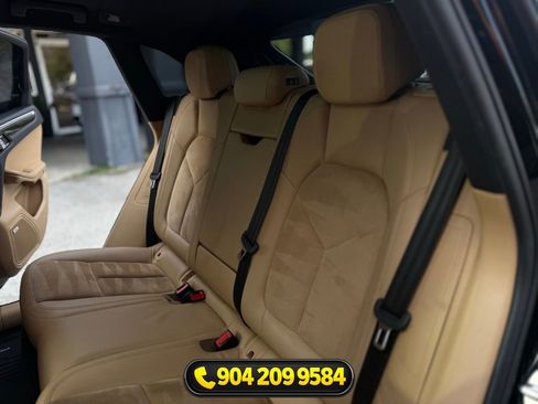 Used 2018 Porsche Macan AWD/4WD image 27