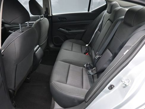 Used 2023 Nissan Altima 2.5 SV image 12