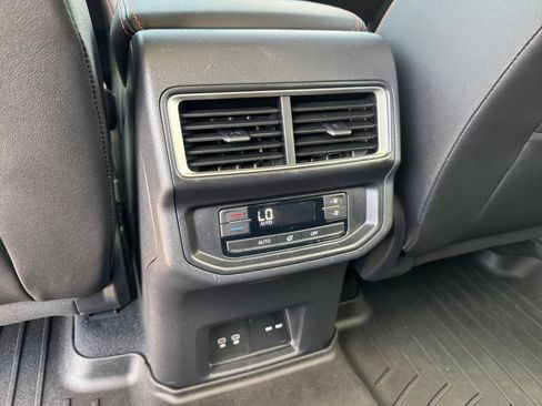Used 2025 Volkswagen Atlas Peak Edition SE AWD/4WD image 18
