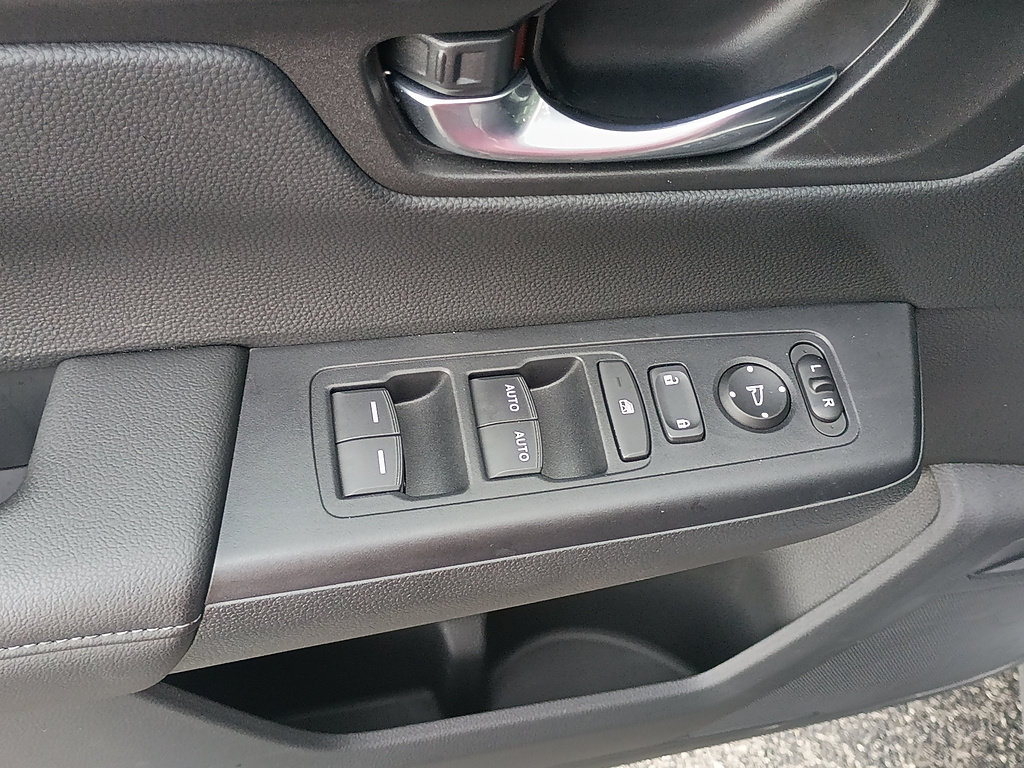 Certified 2025 Honda CR-V EX image 18