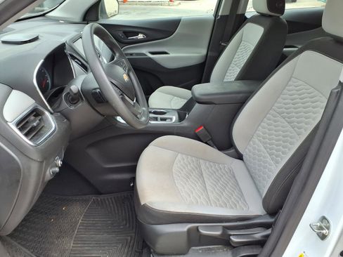 Used 2020 Chevrolet Equinox LS image 11
