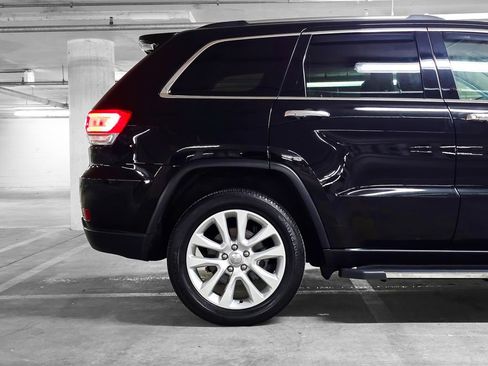 Used 2017 Jeep Grand Cherokee Limited w/ Trailer Tow Group IV image 19