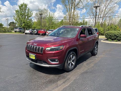 Used 2021 Jeep Cherokee Limited w/ Mopar Interior Package AWD/4WD image 3