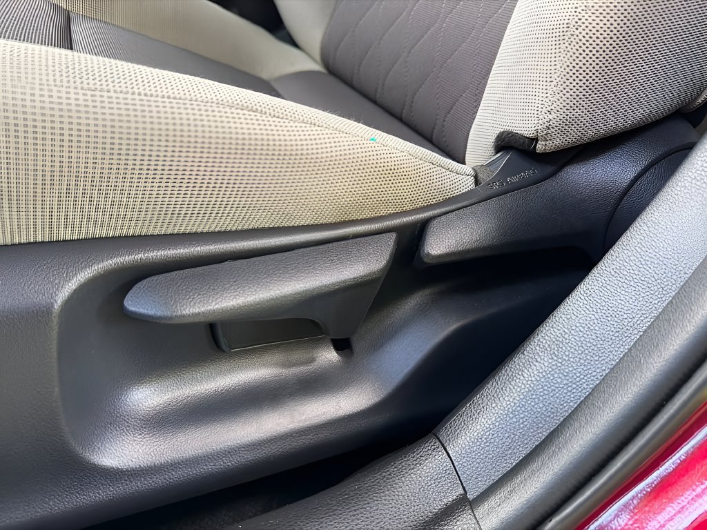 Used 2025 Toyota Corolla LE FWD image 11