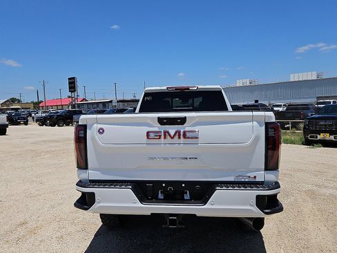 New 2026 GMC Sierra 3500 AT4 w/ AT4 Premium Plus Package AWD/4WD image 4