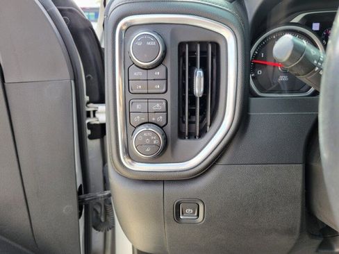 Used 2022 Chevrolet Silverado 2500 High Country w/ Z71 Off-Road Package image 17