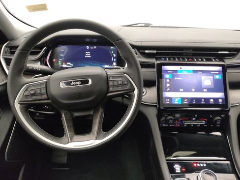 Used 2022 Jeep Grand Cherokee Limited 4xe image 22