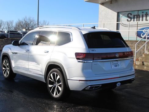 Used 2025 Volkswagen Atlas SEL Premium R-Line image 5