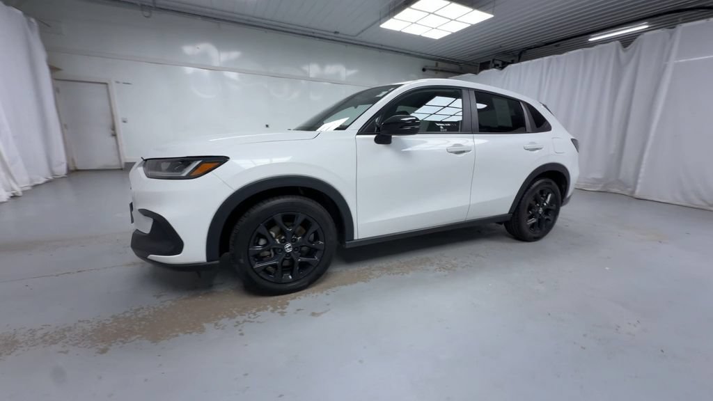 Used 2025 Honda HR-V Sport image 19