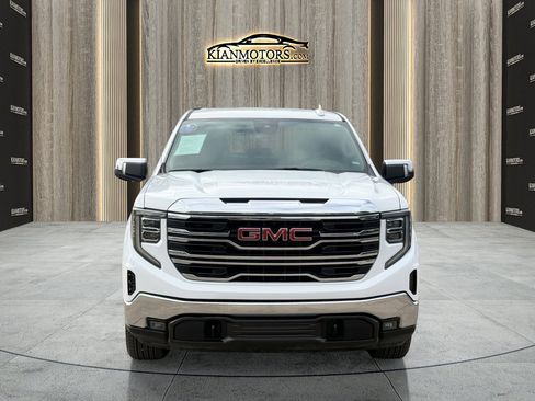 Used 2025 GMC Sierra 1500 SLT image 2