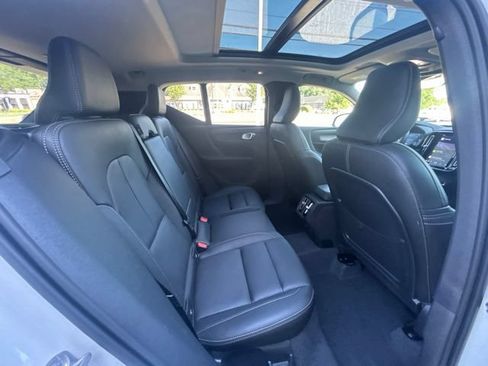 Certified 2025 Volvo XC40 B5 Plus AWD/4WD image 13