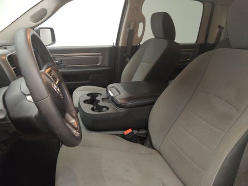 Used 2022 RAM 1500 Classic SLT RWD image 17