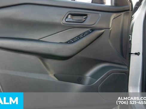 Used 2024 Nissan Rogue S image 24