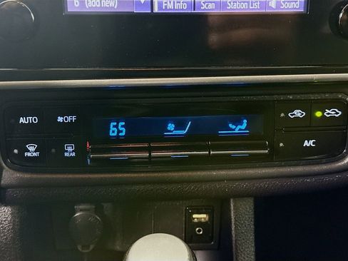 Used 2019 Toyota Corolla L image 16