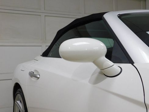 Used 2005 Chrysler Crossfire Limited RWD image 23