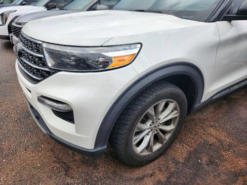 Used 2020 Ford Explorer XLT w/ Equipment Group 202A AWD/4WD image 13