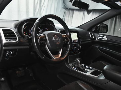 Used 2021 Jeep Grand Cherokee Laredo X image 17