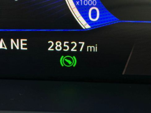 Used 2023 Volkswagen Tiguan SE image 25