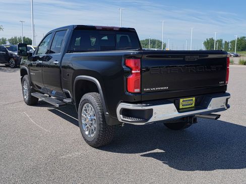 Used 2026 Chevrolet Silverado 3500 LTZ w/ LTZ Plus Package AWD/4WD image 8