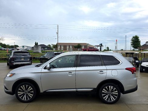 Used 2020 Mitsubishi Outlander SEL image 2