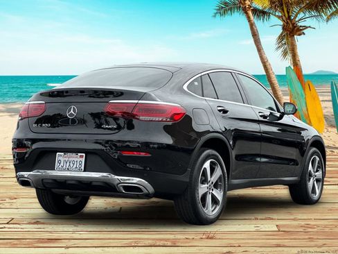 Used 2023 Mercedes-Benz GLC 300 4MATIC Coupe image 6